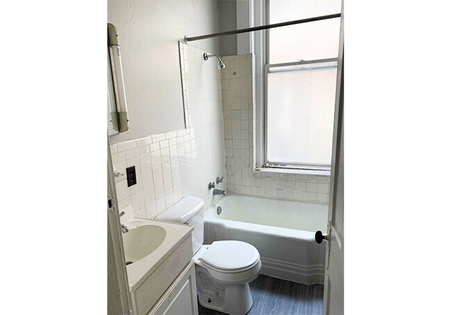 Building Photo - 3300 Jefferson Ave