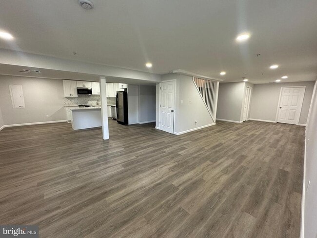 Building Photo - 6900 Ironbridge Ln