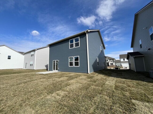 Building Photo - 748 Felix Dr