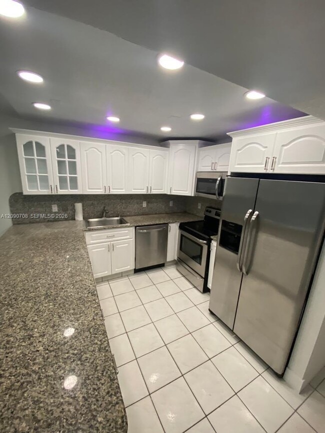 Building Photo - 401 Ocean Dr