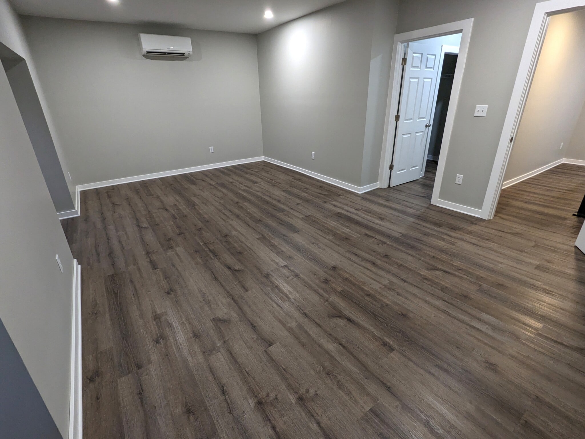 Master Suite - 5012 Dearborn St