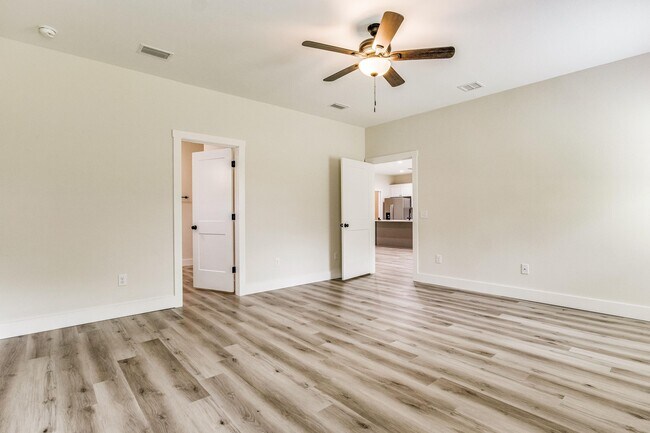 Building Photo - 6809 Water St