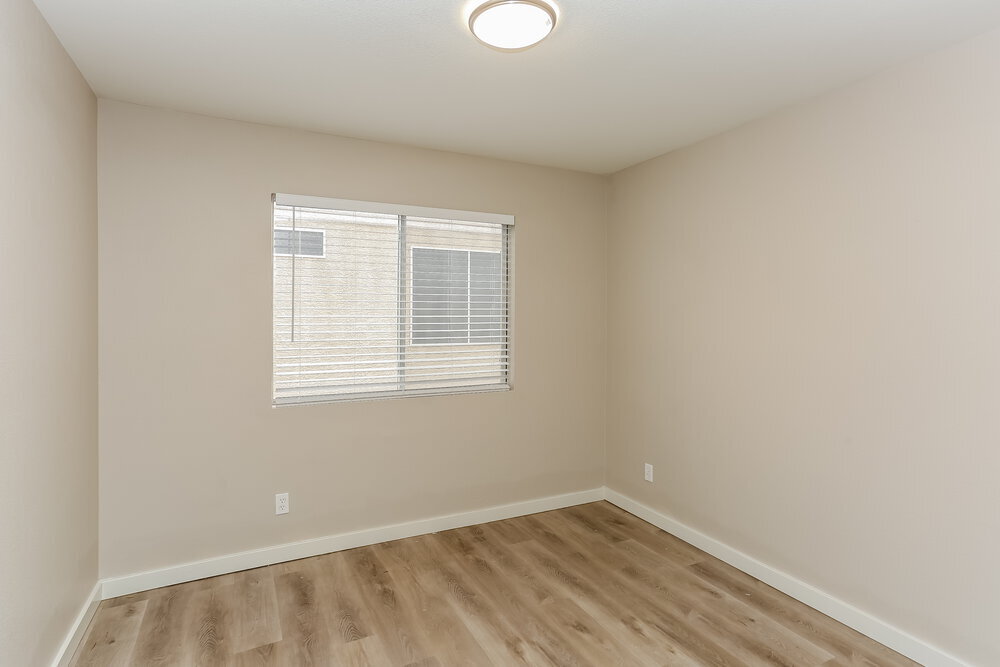 Building Photo - 2418 Island Paradise Ave