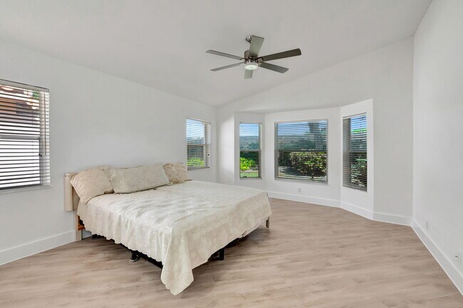 Building Photo - 11752 Dove Hollow Ave
