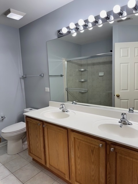 Building Photo - 1044 N Claremont Dr