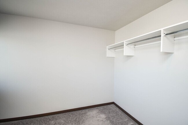 Building Photo - Stylish Townhome in Harrisburg School District – Open Floor Plan & Loft!