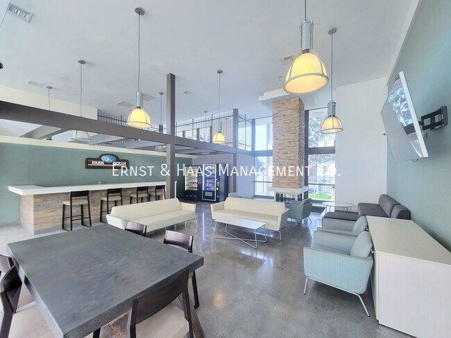 Building Photo - 5585 E Pacific Coast Hwy