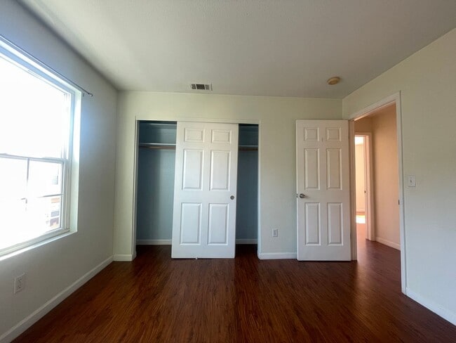 Building Photo - Fremont - Gated Community 2 Bed Townhouse