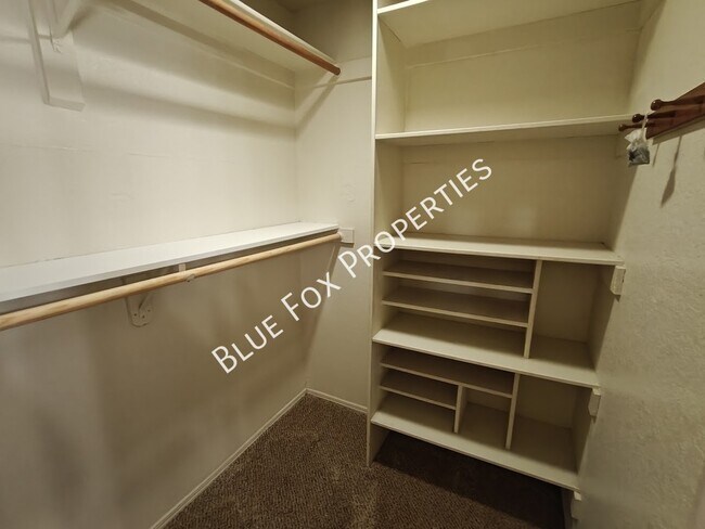 Building Photo - 131 E Horizon Cir