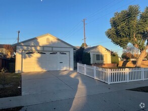 Building Photo - Newly remodeled 4-bedroom 2-bathroom Singl...