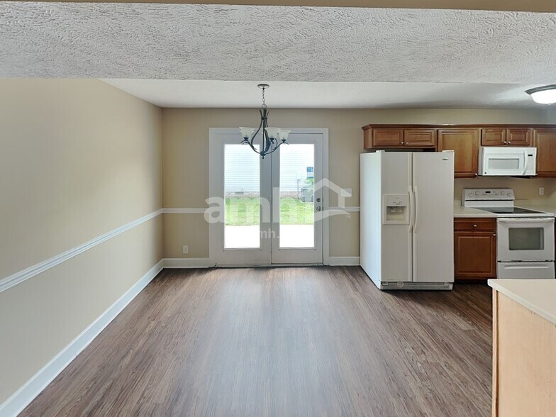 Building Photo - 2140 Aberdeen Cir