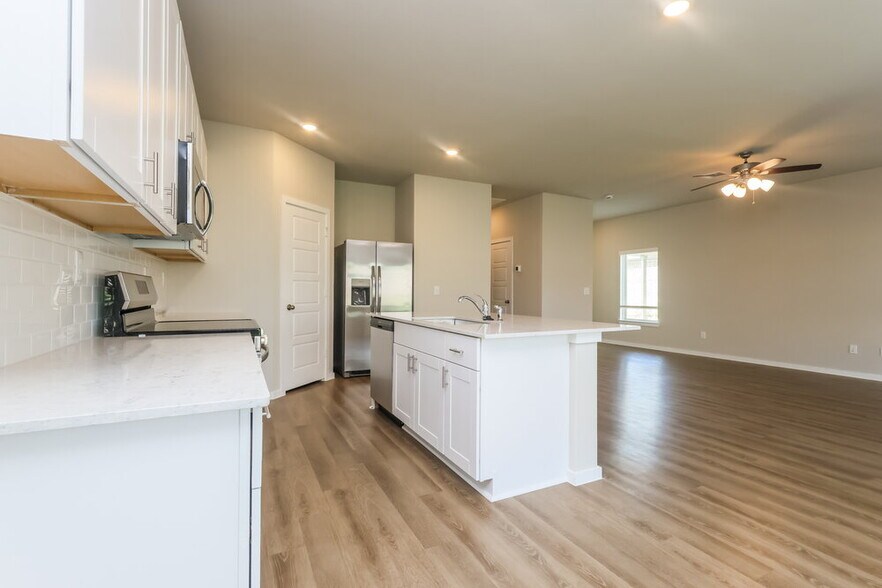 Building Photo - 624 Levine Ct