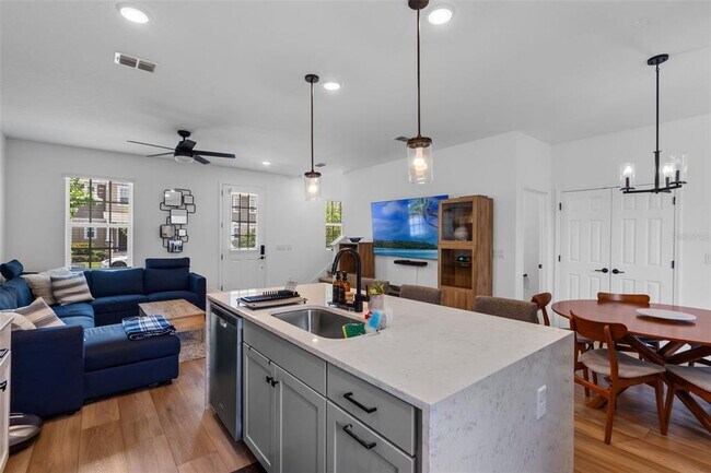 Building Photo - 1859 Is Vlg Wy