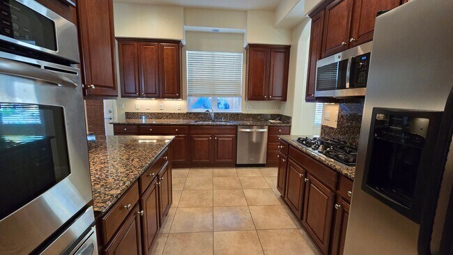 Building Photo - 2205 Heavenly View Trail