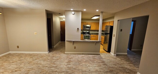 Building Photo - 2 Bedroom 2 Bath Condo in Pier Point Village