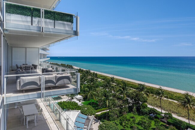 Building Photo - 9001 Collins Ave