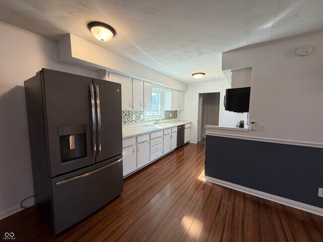 Building Photo - 5585 Gallagher Dr