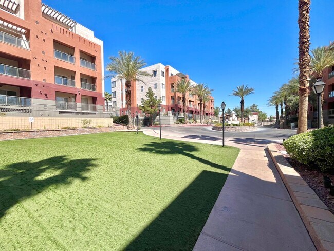 Building Photo - Spacious 2 Bedroom High-Rise Condo with Resort-Style Amenities & Oversized Balcony