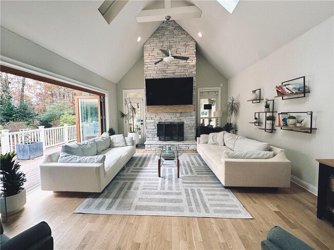 Building Photo - 3232 Brookview Rd