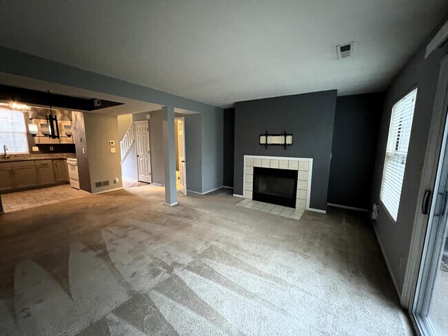 Building Photo - 7115 Sweetwater Dr