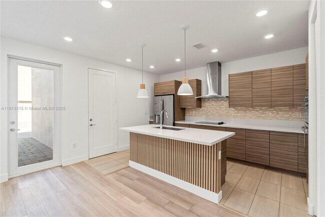 Building Photo - 10441 NW 66th St