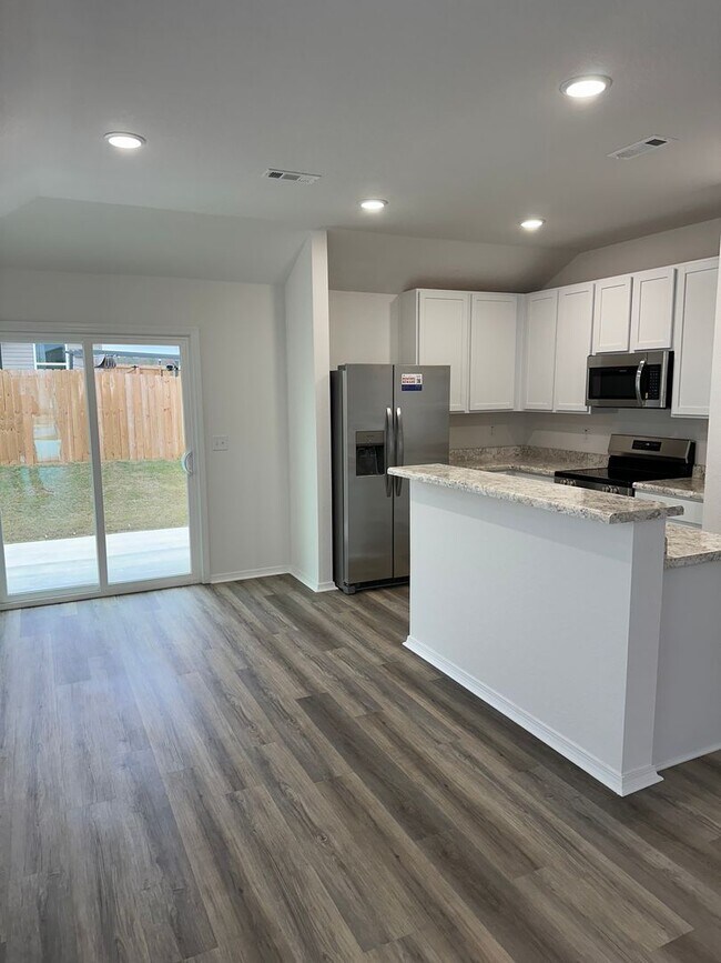 Building Photo - *Pre-leasing* NEW Three Bedroom | Two Bath...