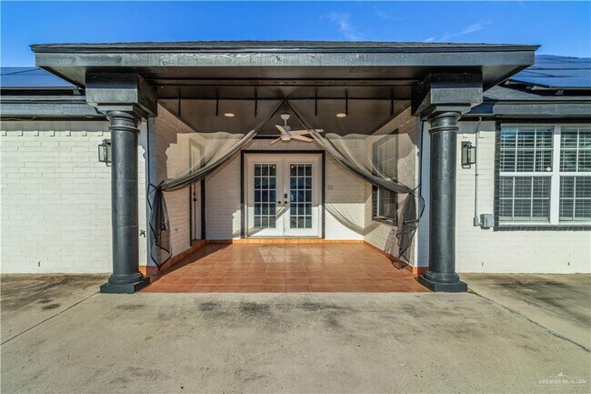 Building Photo - 2318 Flushing Meadows Dr