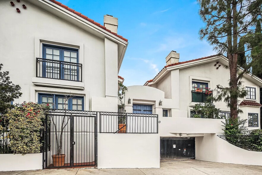 Building Photo - 1440 N Fairfax Ave