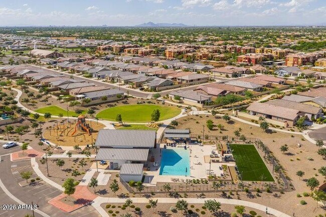 Building Photo - 670 S Owl Dr