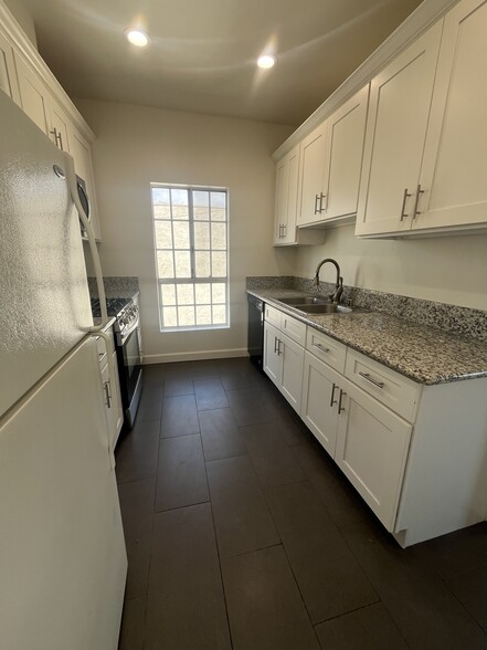 kitchen - 522 N Jackson St