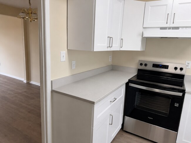 Building Photo - 14648 Balsam St