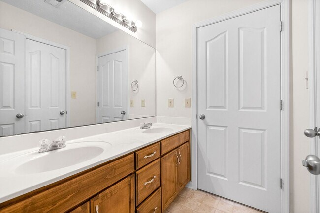 Building Photo - COMING SOON!!!    Lovely home in Wildwood West Subdivision