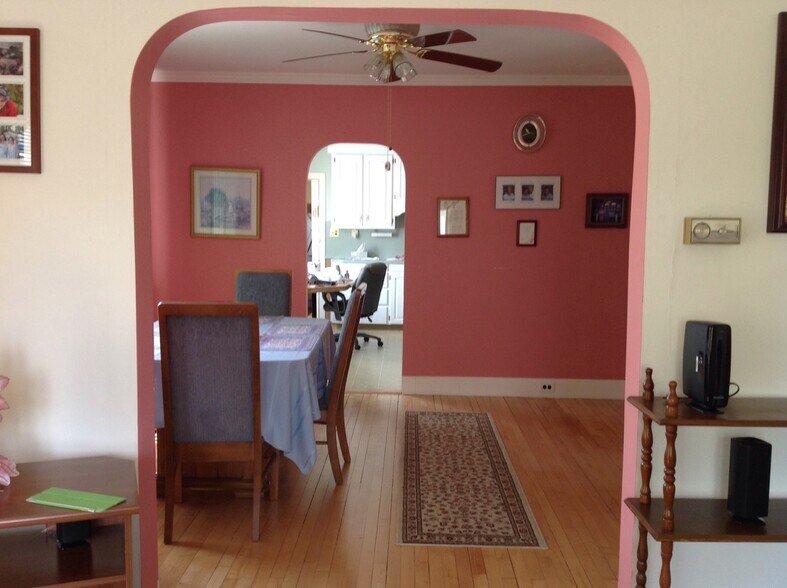 Building Photo - 152 Union St