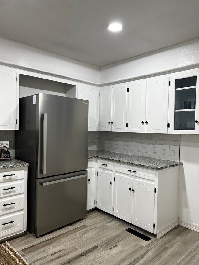 Building Photo - Charming Central OKC/Venice Neighborhood h...