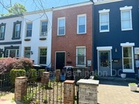 Building Photo - 1537 A St SE