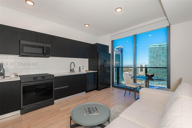 Building Photo - 398 NE 5th St