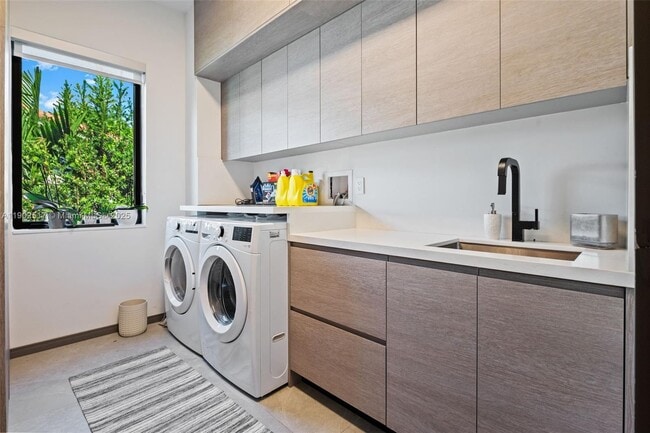 Building Photo - 655 Layne Blvd