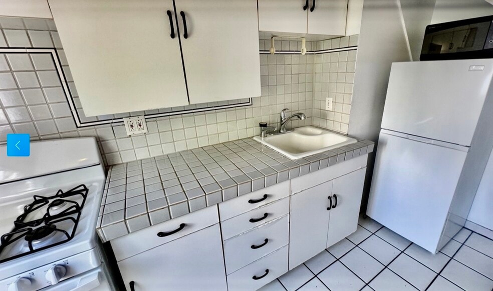 Building Photo - 459 N Alfred St