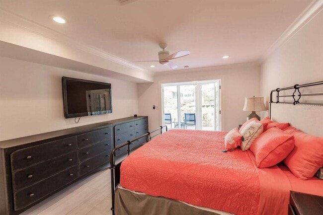 Building Photo - 1125 W Peppertree Dr