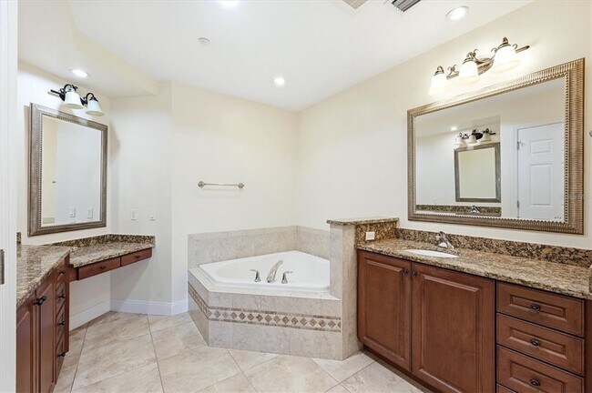 Building Photo - 7612 Lake Vista Ct