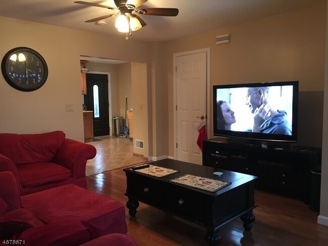 Building Photo - 503 Downer St