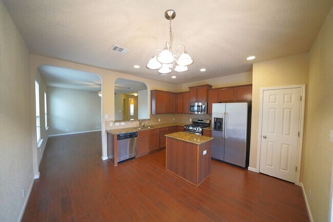 Building Photo - Beautiful One Story Home in Gated Community. Realtor Commission Offered: $500