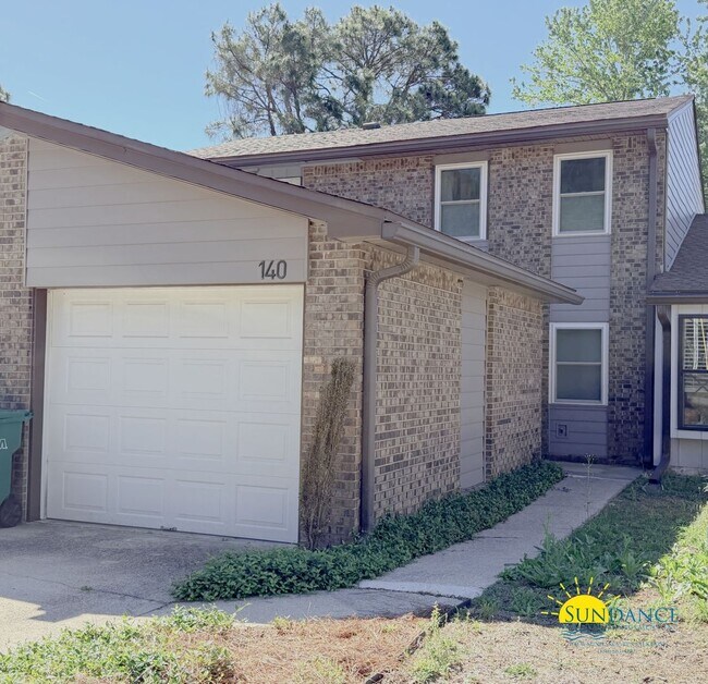 Building Photo - Charming 2BR townhome just steps from beautiful Cinco Bayou in Fort Walton Beach!