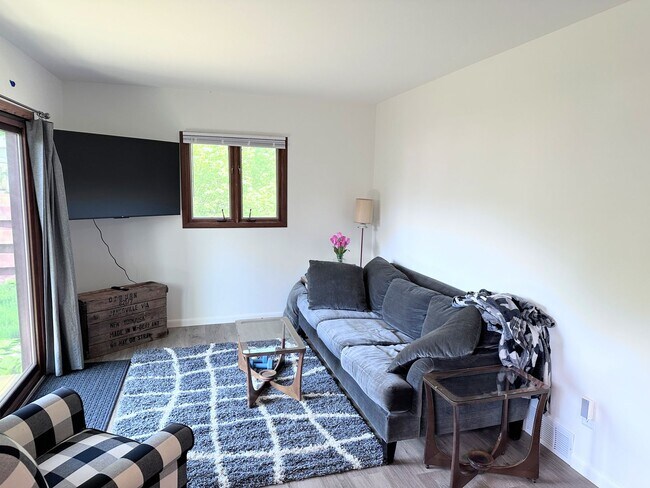 Building Photo - Kleisinger Duplex