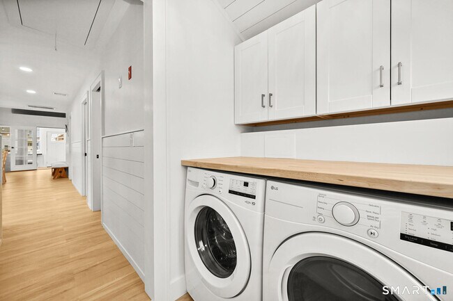 Building Photo - 17 W Orland St