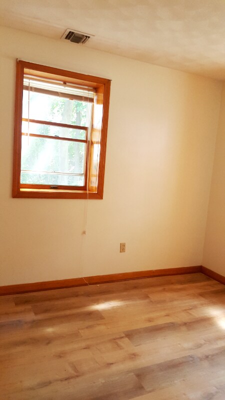 Building Photo - 92 Fellsmere Rd