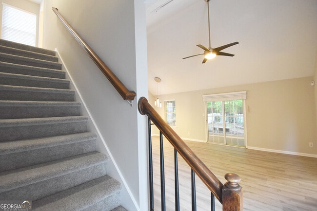 Building Photo - 571 N Fairfield Dr