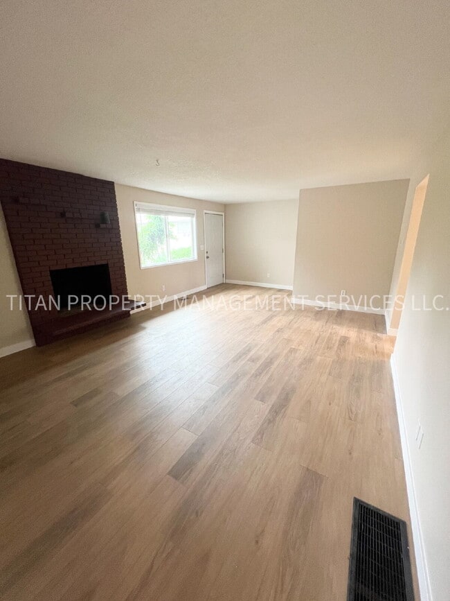 Building Photo - 1229 Johnson St