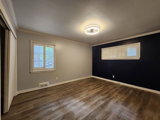 Building Photo - 2 Bedroom 2.5 Bath Home MINS FROM LENOX SQUARE MALL!