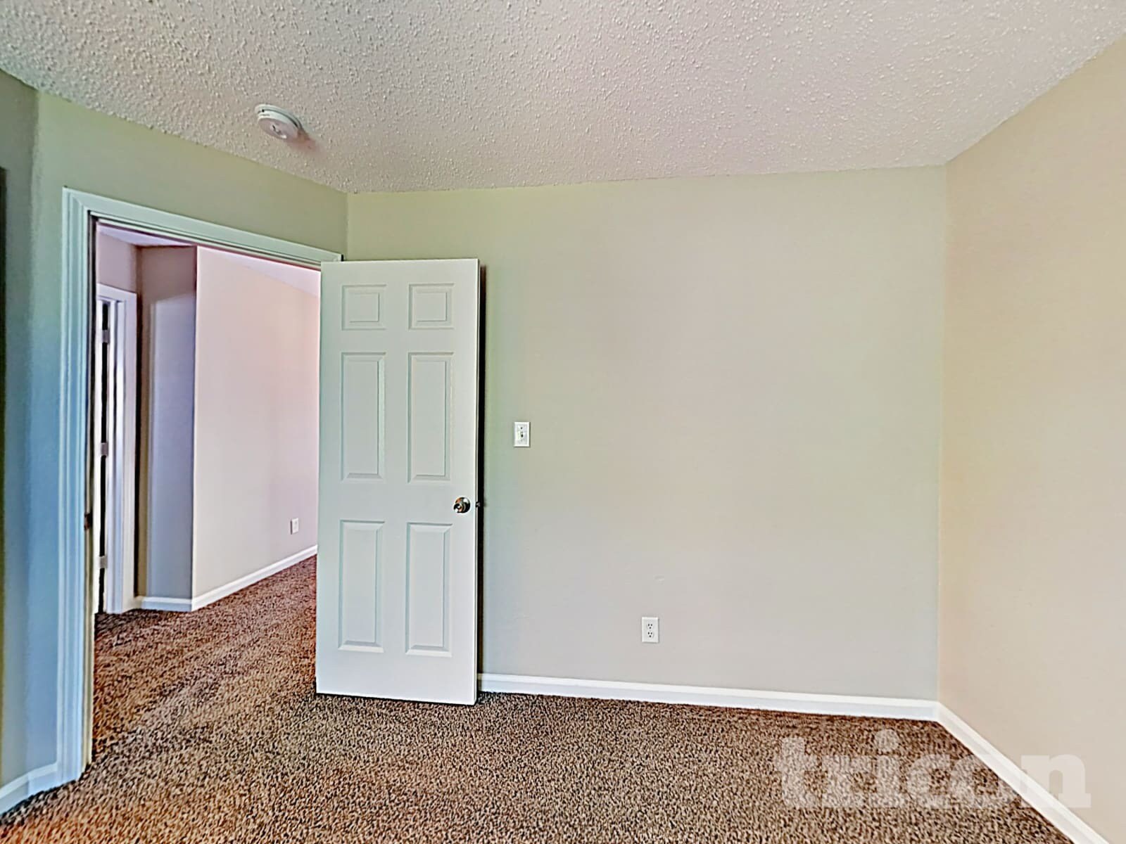 Building Photo - 3916 Roundwood Dr
